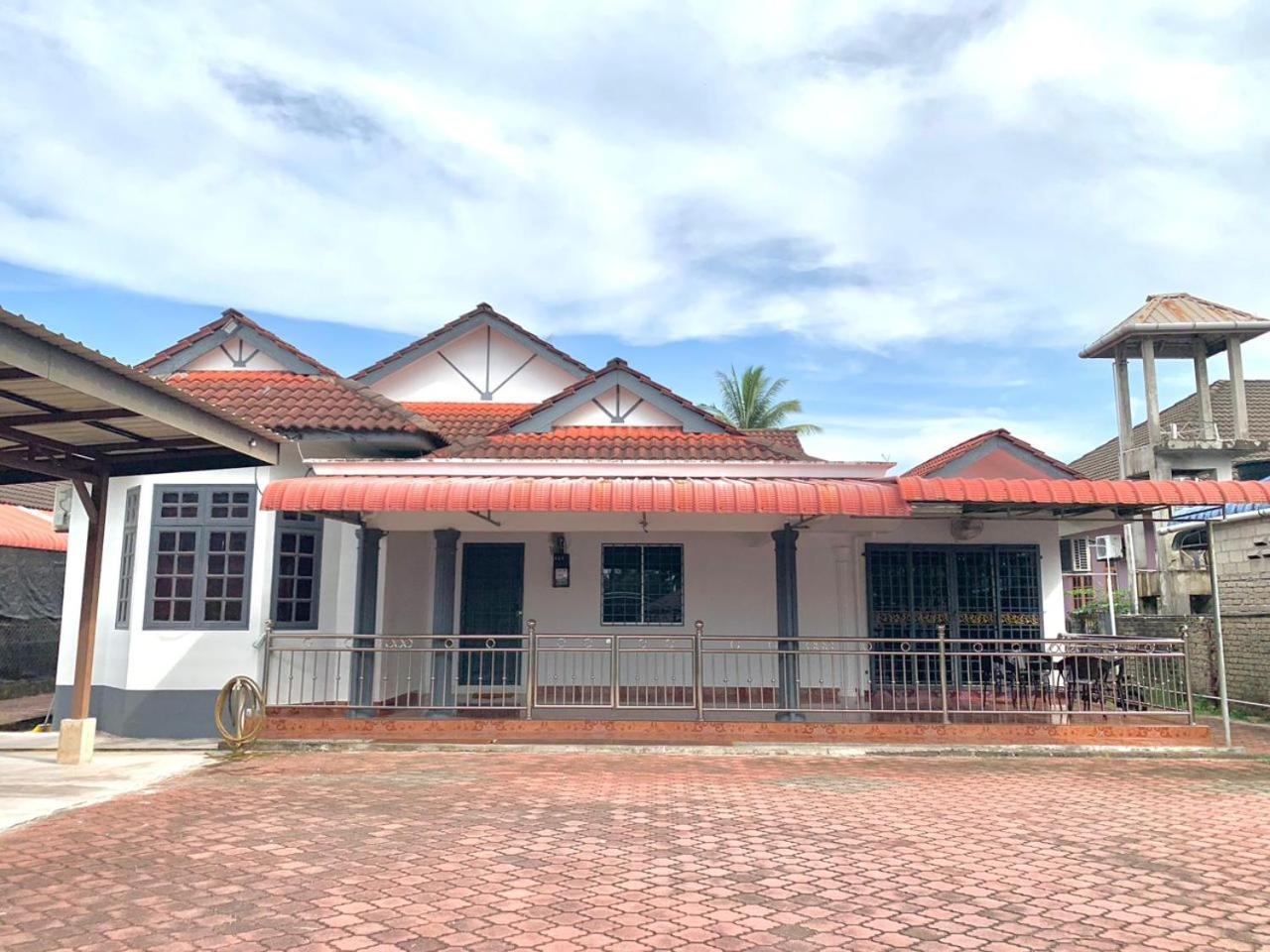 D'Bali Homestay - Private Swimming Pool, Netflix, Internet Wifi ,Cuckoo, Internet Wifi , Dryer, Washing Machine, Aircond Setiap Bilik & Ruang Tamu Pasir Puteh Buitenkant foto